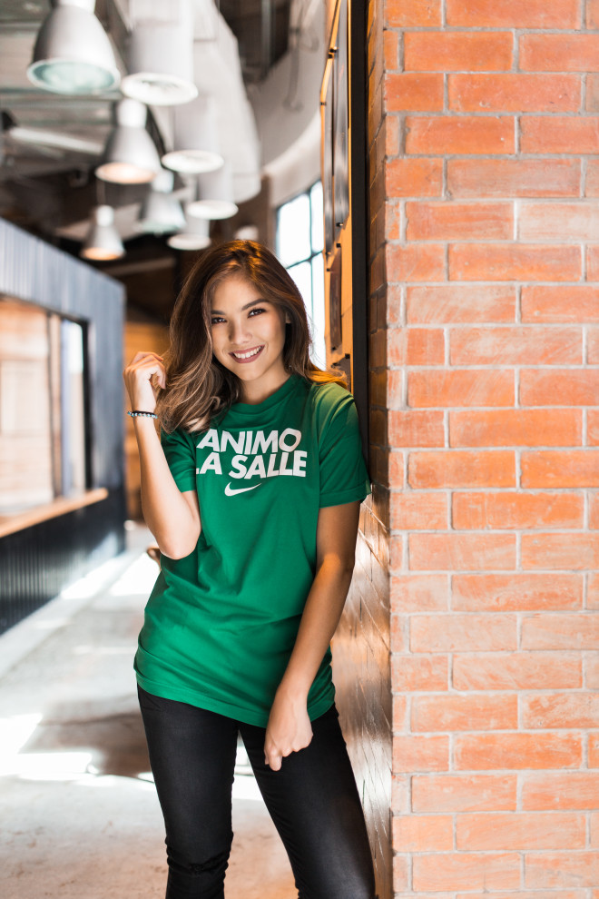 MAUREEN wearing her school colors Black skinny jeans, Cotton On