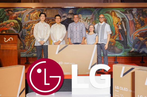 (From L-R) LG Philippines Product Director for Home Entertainment, Mr. Yongwoo Park; LG Philippines Managing Director Mr. Nakhyun Seong; National Museum of the Philippines Director-General Jeremy Barns, CESO III; Deputy Director-General for Administration Atty. Ma. Rosenne Flores-Avila and National Museum Deputy Director-General for Museums; Jorell M. Legaspi at the official turnover of the World’s Best LG OLED TVs at the Old Senate Session Hall of the National Museum of Fine Arts. 